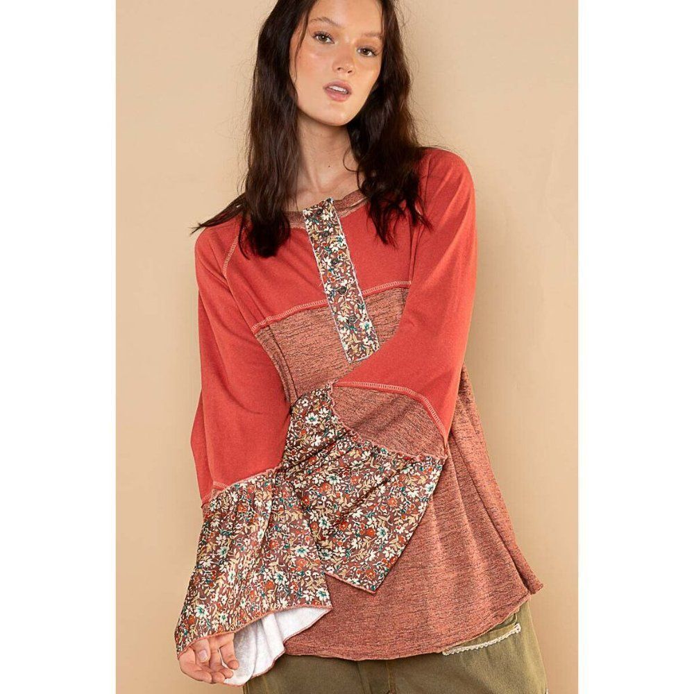 POL Better With You Floral Belle Sleeve Top in Brick Multi FKT1087 - Picture 8 of 9